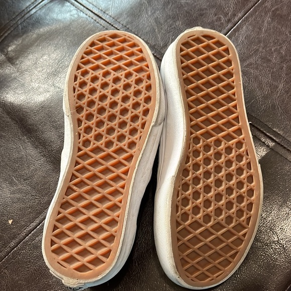 Kids Leather Vans Classic Slip-Ons - Picture 6 of 6